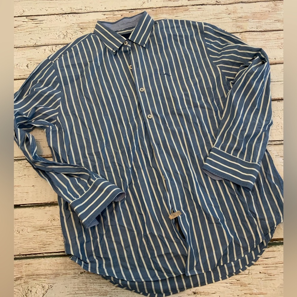 Tommy Bahama Men’s Size Large Button Down Shirt‎